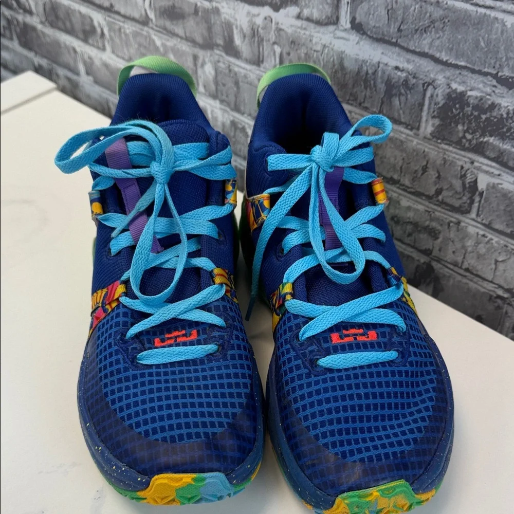 Nike LeBron Witness‎ Athletic Shoes